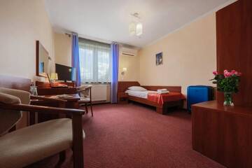 Фото номера Одноместный номер с ванной комнатой Отель Hotel Restauracja Leliwa г. Пшеворск 14