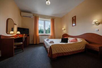 Фото номера Апартаменты Отель Hotel Restauracja Leliwa г. Пшеворск 4