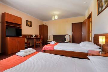 Фото номера Номер-студио Отель Hotel Restauracja Leliwa г. Пшеворск 2